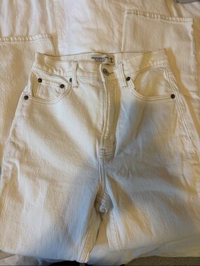 Abercrombie & Fitch Off-White Straight women’s  Jeans
